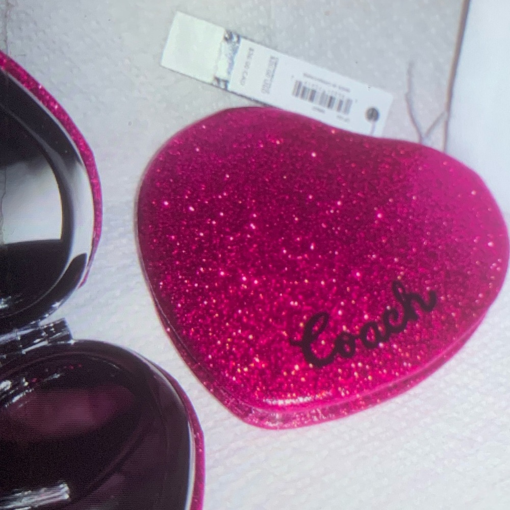 NEW Coach Red Sparkly Heart shaped Compact Mirror glitter Valentine’s Gift NWT
